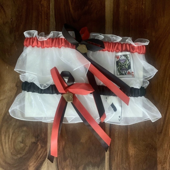 Red Black Satin Las Vegas Queen Ace Card Gold Charm Mesh Stretch Garter Band Set - Picture 4 of 12